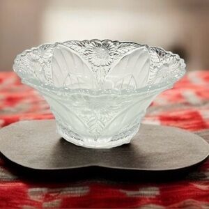Vintage Glass 8.75"
Centerpiece Bowl with Flowers